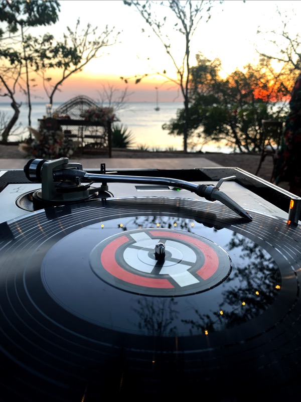 About wedding DJ Costa Rica